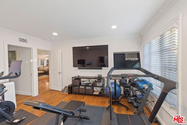 Fitness Equipment, Interior, Recessed Lighting, Wood Texture Flooring
