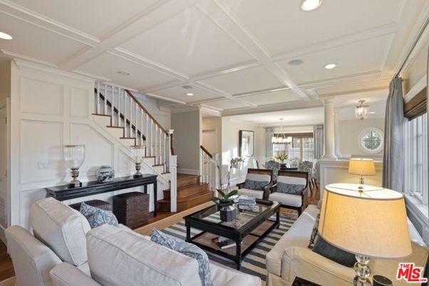 Chandelier, Dining room, Interior, Living room, Recessed Lighting, Wood Texture Flooring
