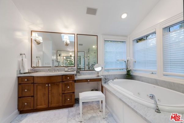 Bathroom, Interior, Marble, Recessed Lighting