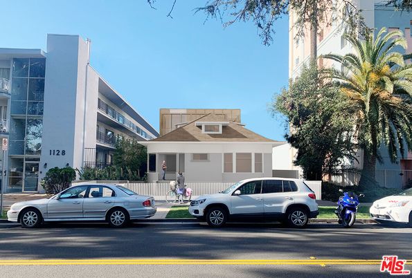Exterior, Facade, Modern