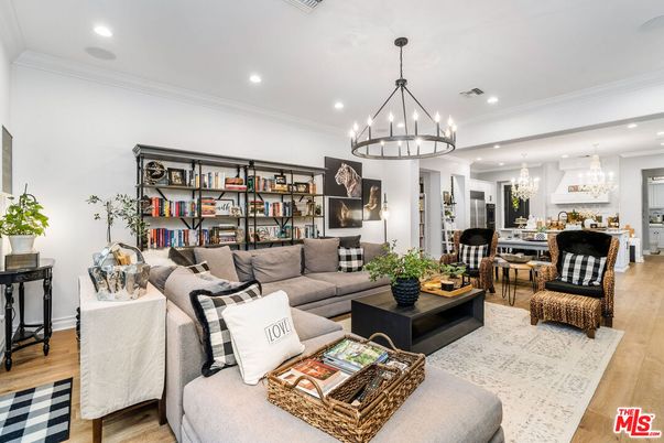 Chandelier, Dining room, Interior, Living room, Recessed Lighting, Wood Texture Flooring