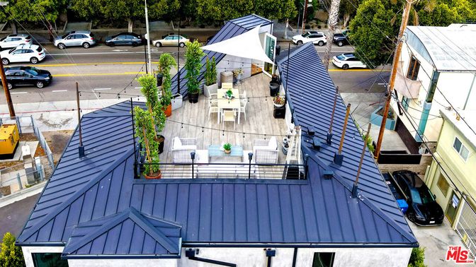 Exterior, Drone