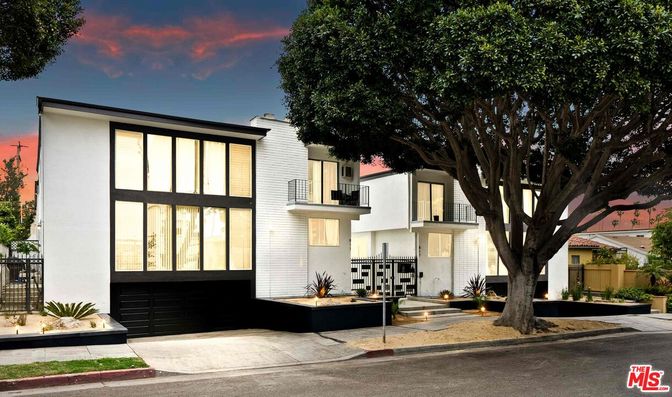 Attached, Exterior, Facade, Modern