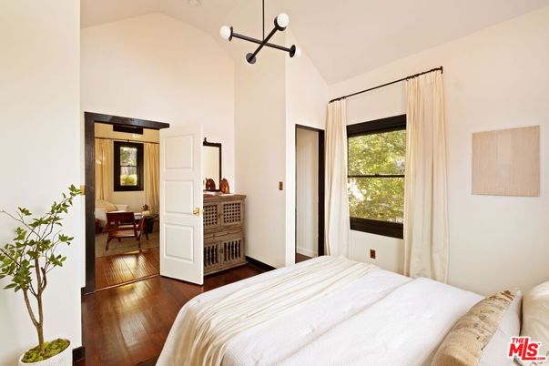 Bedroom, Interior, Pendant Lights, Wood Texture Flooring