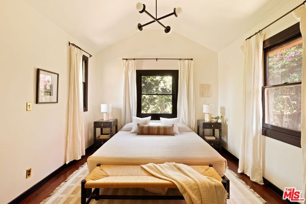 Bedroom, Interior, Pendant Lights, Wood Texture Flooring