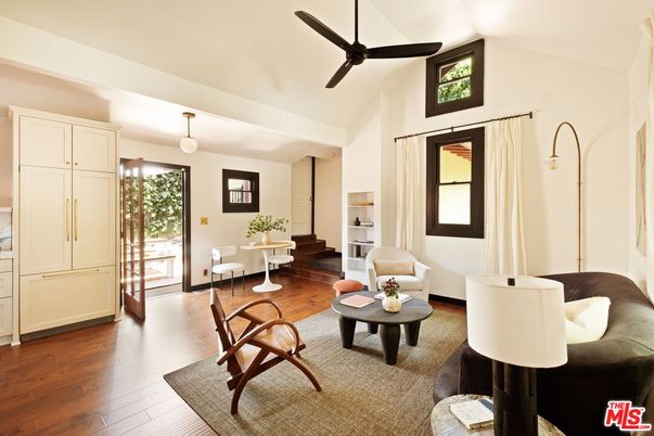 Interior, Living room, Pendant Lights, Wood Texture Flooring