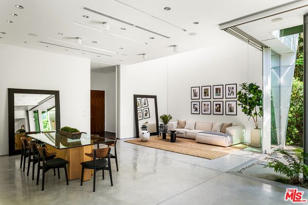 Dining room, Interior, Living room, Pendant Lights, Recessed Lighting