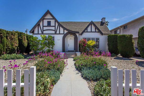 Exterior, Facade, Tudor Revival