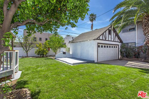 Backyard, Detached Garage, Exterior