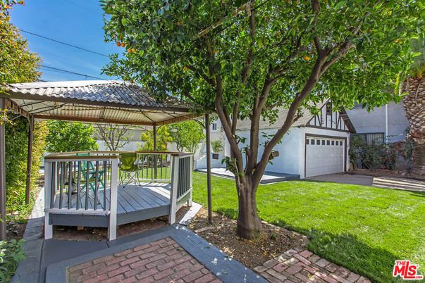 Backyard, Detached Garage, Exterior