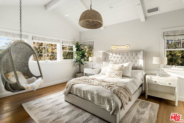 Bedroom, Interior, Pendant Lights, Wood Texture Flooring