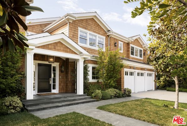 Attached, Exterior, Facade, American Craftsman