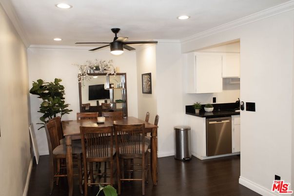 Dining room, Interior, Kitchen, Recessed Lighting, Wood Texture Flooring
