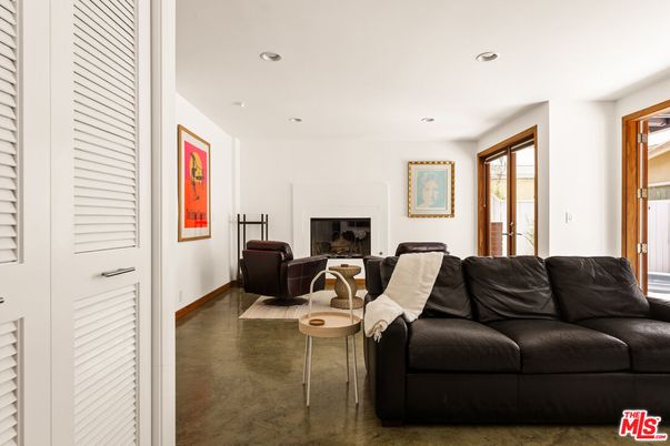 Fireplace, Interior, Living room, Recessed Lighting