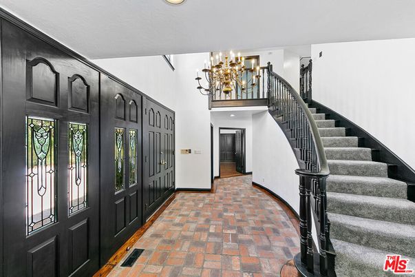 Chandelier, Interior, Recessed Lighting