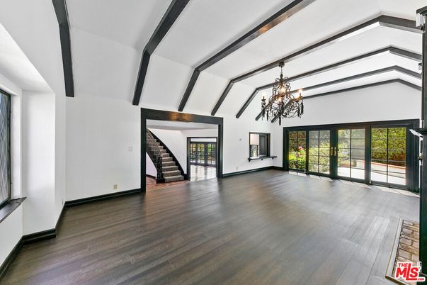 Chandelier, Empty room, Interior, Wood Texture Flooring