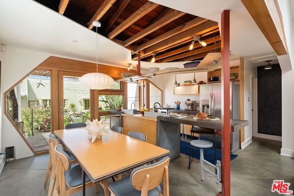 Dining room, Interior, Kitchen, Pendant Lights, Stainless Steel Appliances, Wooden Beams, Wooden Ceilings