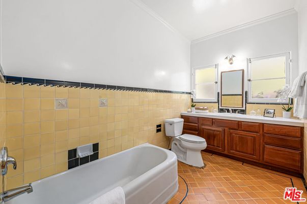 Bathroom, Dual Sink Vanities, Free Standing Baths, Interior