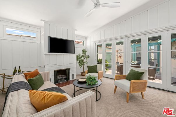 Fireplace, Interior, Living room