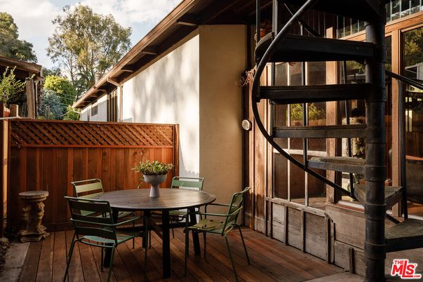 Exterior, Wood Texture Flooring