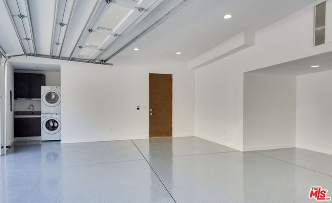 Garage, Interior, Recessed Lighting, Washer