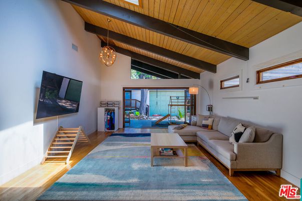 Interior, Living room, Pendant Lights, Wooden Beams, Wooden Ceilings, Wood Texture Flooring
