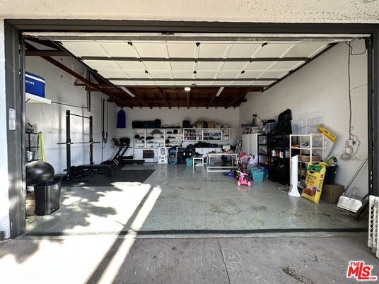 Garage, Interior