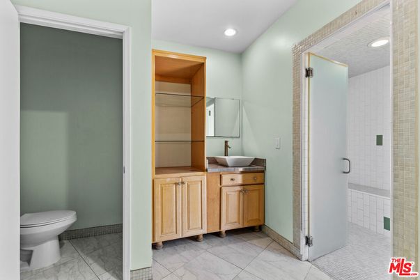 Bathroom, Dual Sink Vanities, Interior, Marble, Recessed Lighting