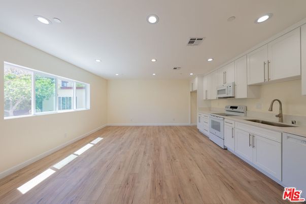 Interior, Kitchen, Recessed Lighting, Wood Texture Flooring