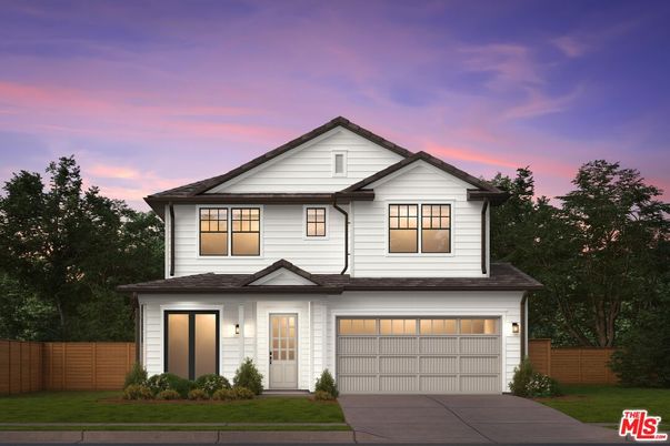 Attached, Exterior, Facade, Farmhouse