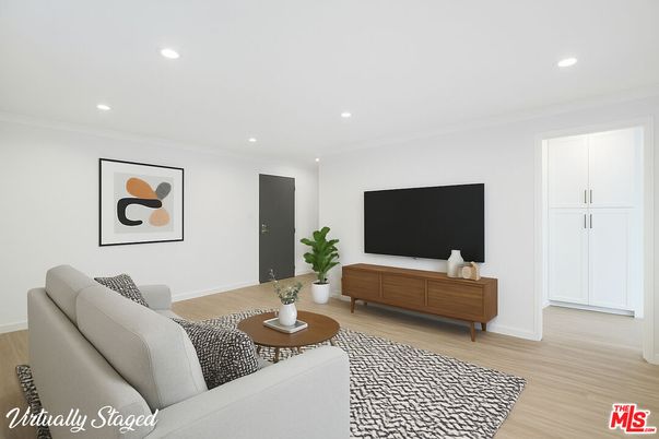Interior, Living room, Recessed Lighting, Wood Texture Flooring
