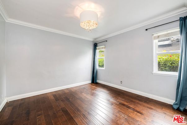 Chandelier, Empty room, Interior, Wood Texture Flooring