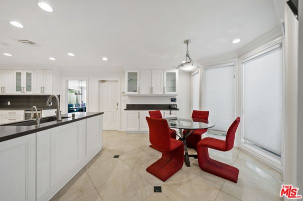 Dining room, Interior, Kitchen, Pendant Lights, Recessed Lighting