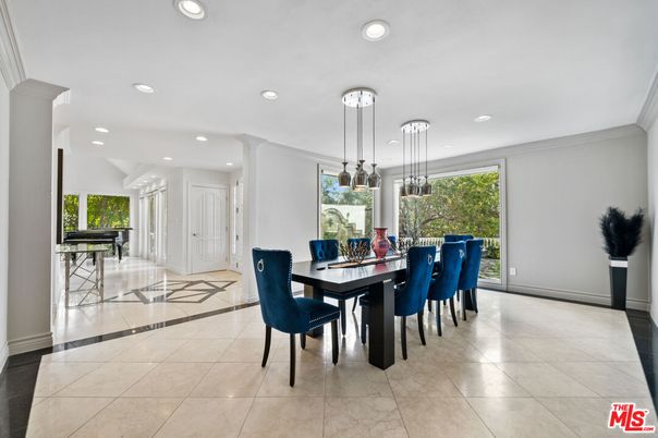 Dining room, Interior, Pendant Lights, Recessed Lighting