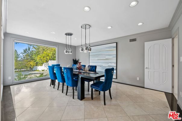 Dining room, Interior, Pendant Lights, Recessed Lighting