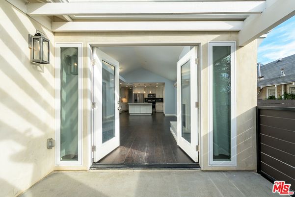 Exterior, Kitchen