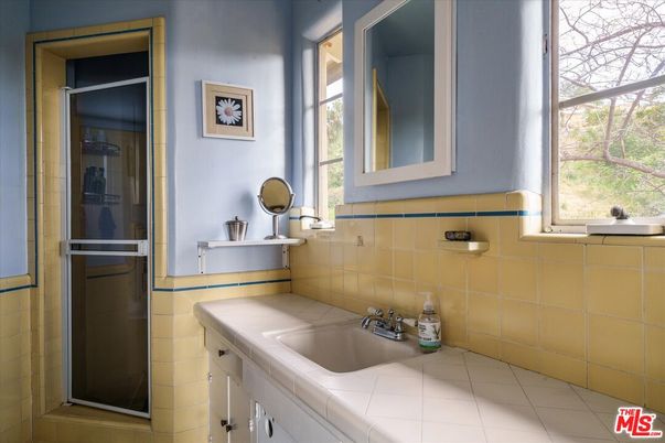 Bathroom, Interior, Tile Countertops