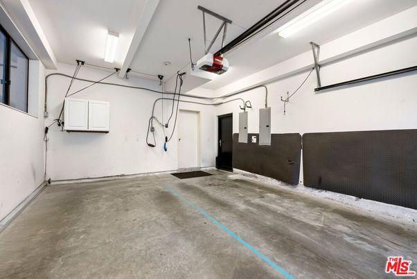 Garage, Interior