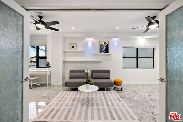 Fireplace, Interior, Recessed Lighting