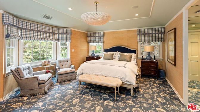 Bedroom, Chandelier, Interior, Recessed Lighting