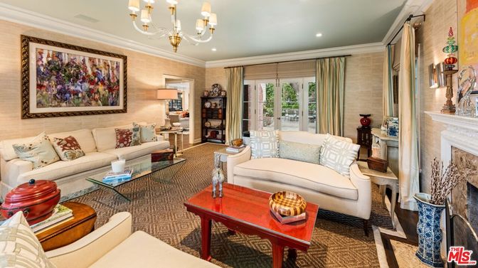 Chandelier, Fireplace, Interior, Living room, Recessed Lighting