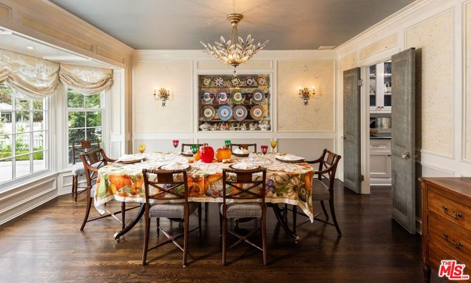 Dining room, Interior, Wood Texture Flooring