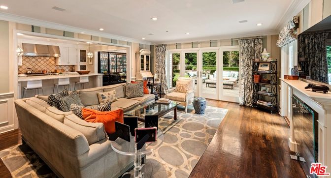 Interior, Kitchen, Living room, Pendant Lights, Recessed Lighting, Wood Texture Flooring