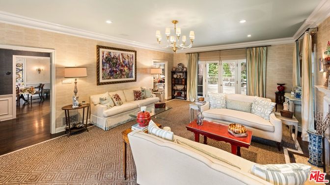 Chandelier, Dining room, Fireplace, Interior, Living room, Recessed Lighting, Wood Texture Flooring