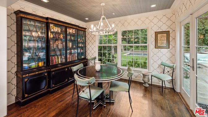 Chandelier, Dining room, Interior, Pendant Lights, Recessed Lighting, Wood Texture Flooring