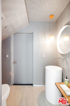 Bathroom, Free Standing Baths, Interior, Pendant Lights