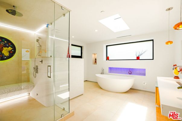 Bathroom, Free Standing Baths, Glass Shower, Interior, Pendant Lights, Recessed Lighting