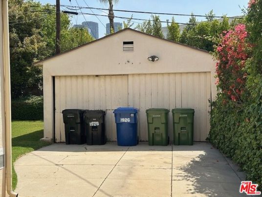 Detached Garage, Exterior