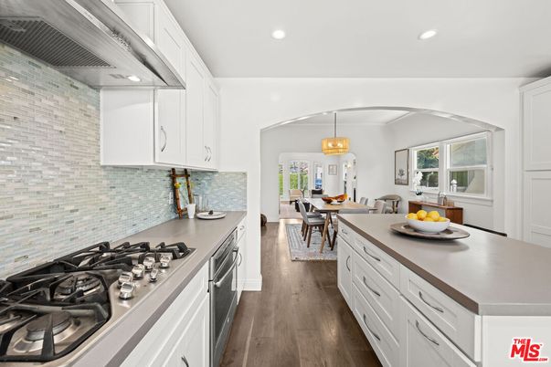 Dining room, Interior, Kitchen, Pendant Lights, Recessed Lighting, Stainless Steel Appliances, Wood Texture Flooring