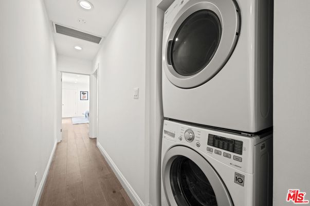 Interior, Recessed Lighting, Utility Closets, Washer, Wood Texture Flooring